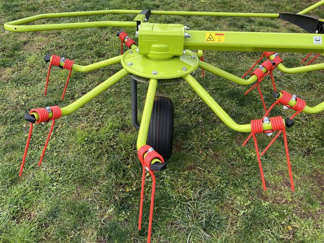 Image of CLAAS Volto 800TH equipment image 2