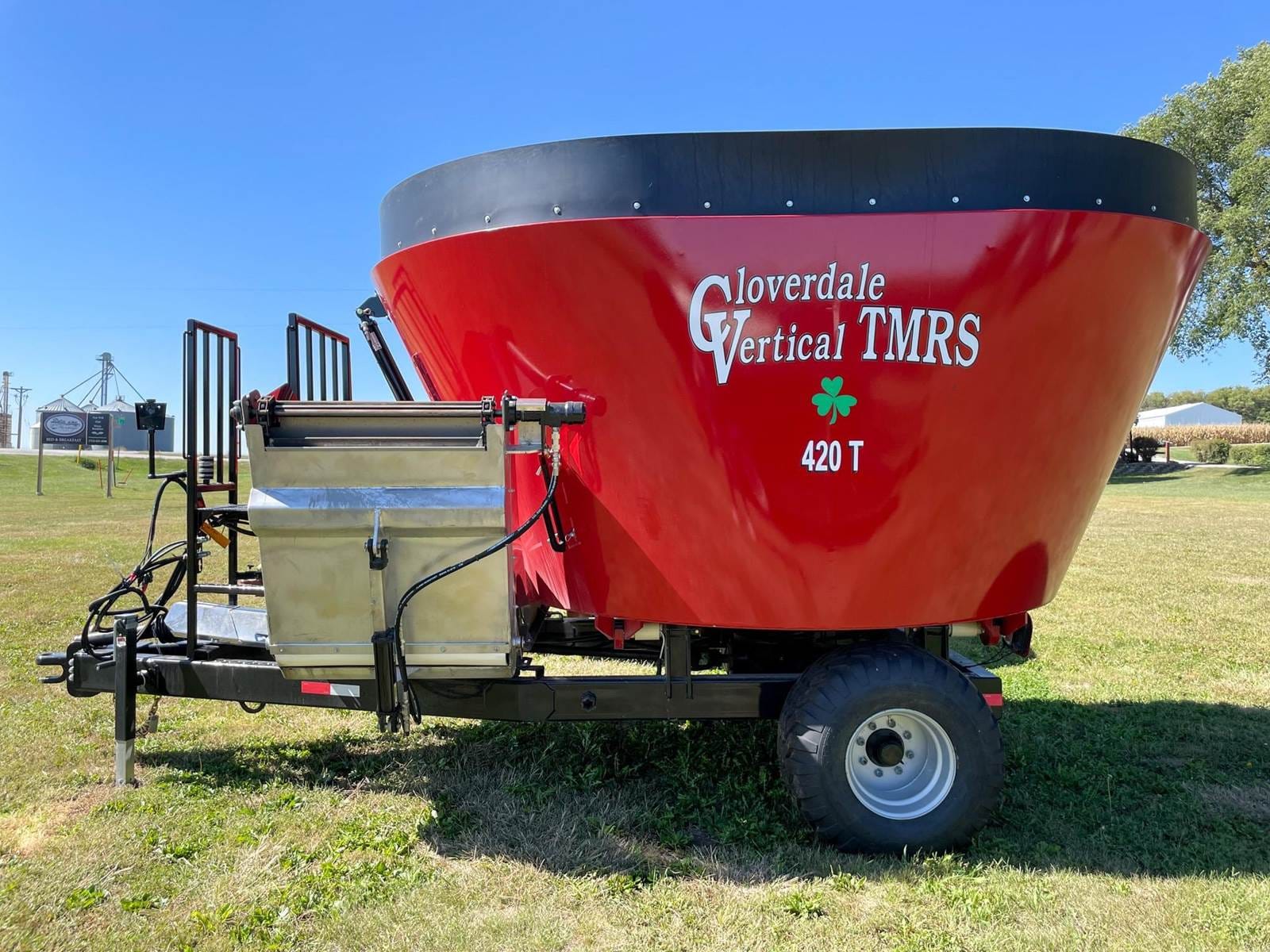 2024 Cloverdale 420T Equipment Image0