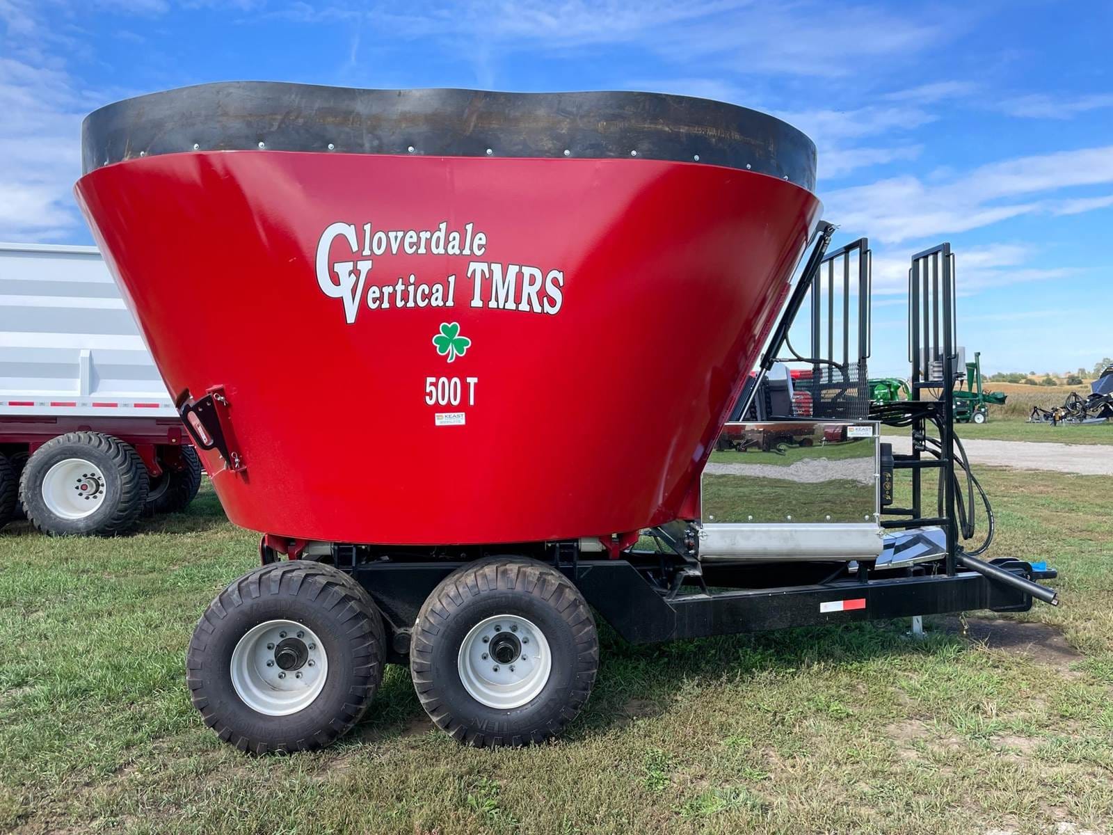 2024 Cloverdale 500T Equipment Image0