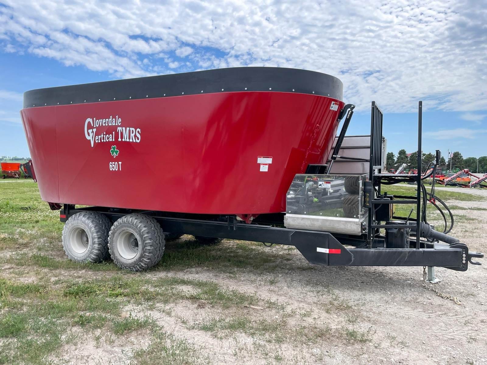 2024 Cloverdale 650T Equipment Image0