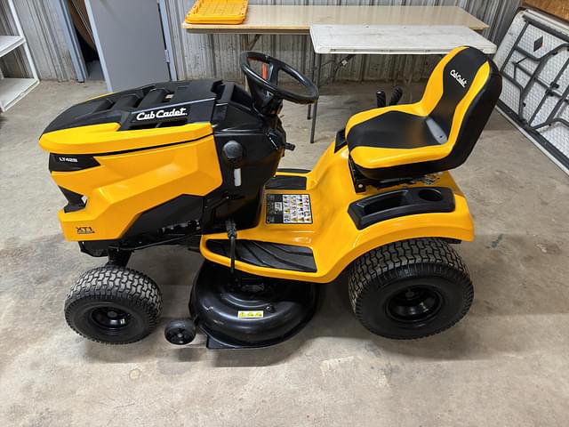 Image of Cub Cadet LT42B equipment image 1