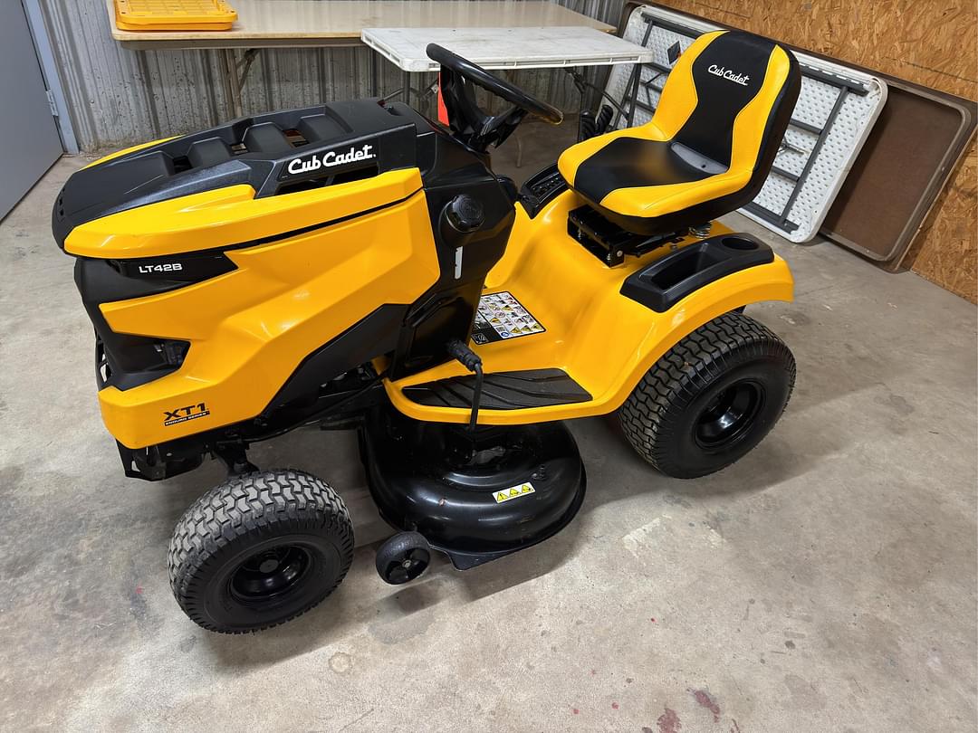 Image of Cub Cadet LT42B Primary image