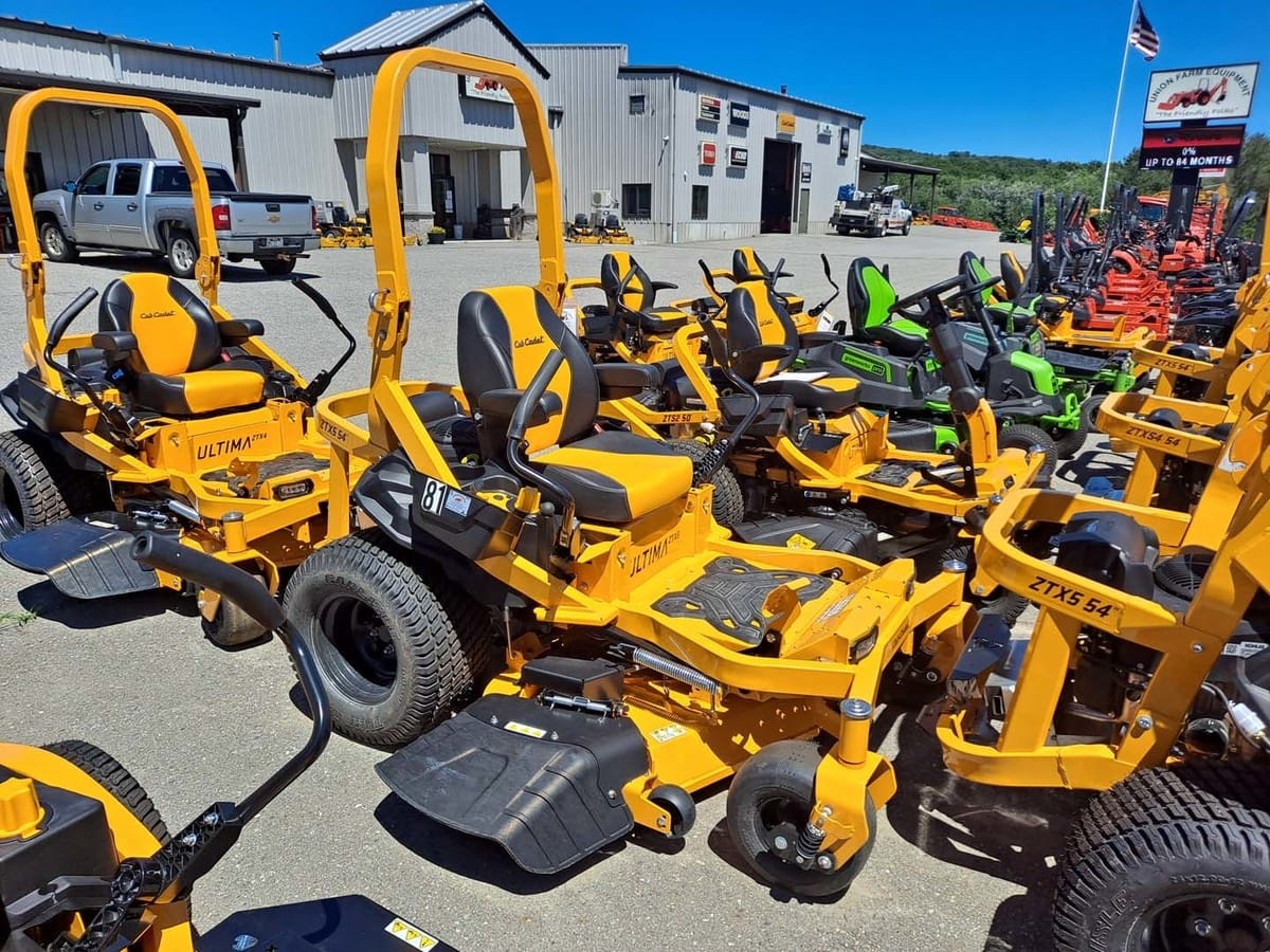 2023 Cub Cadet Ultima ZTX5 Equipment Image0