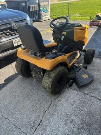 Image of Cub Cadet XT1 LT46 equipment image 1