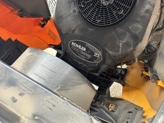 Image of Cub Cadet XT1 LT46 equipment image 3