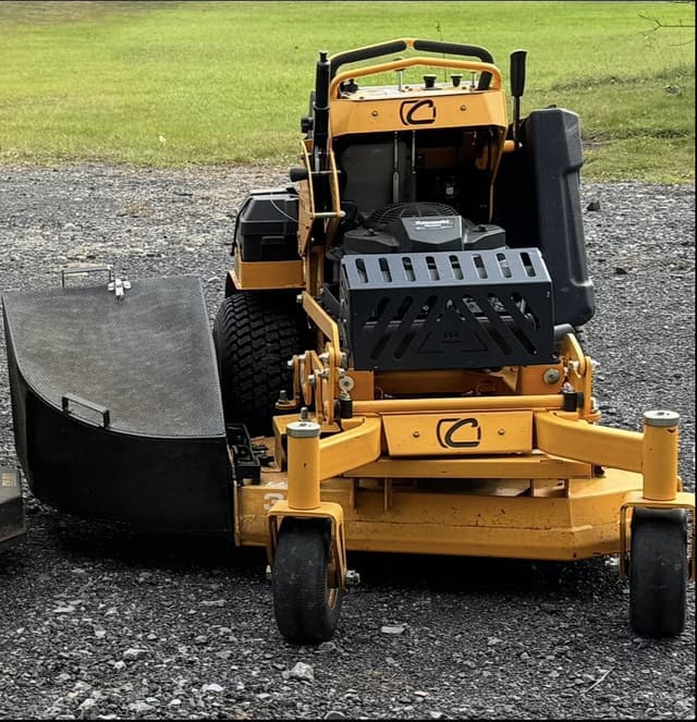 Image of Cub Cadet Pro X 636 equipment image 2