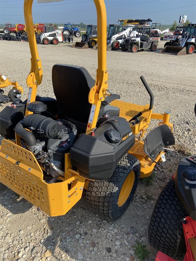 Image of Cub Cadet Pro Z 554L equipment image 3