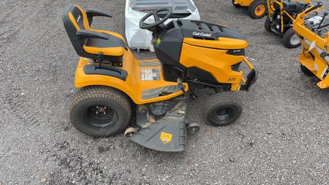 Image of Cub Cadet XT2 SLX50 equipment image 2