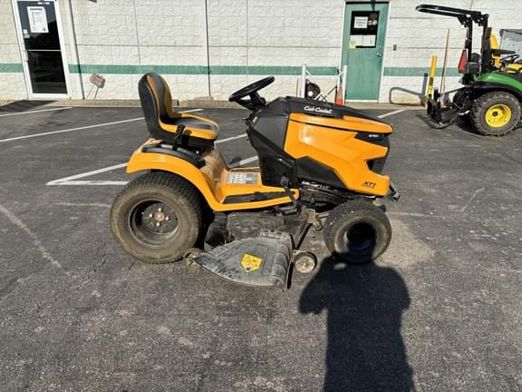Image of Cub Cadet XT1 ST54 equipment image 3