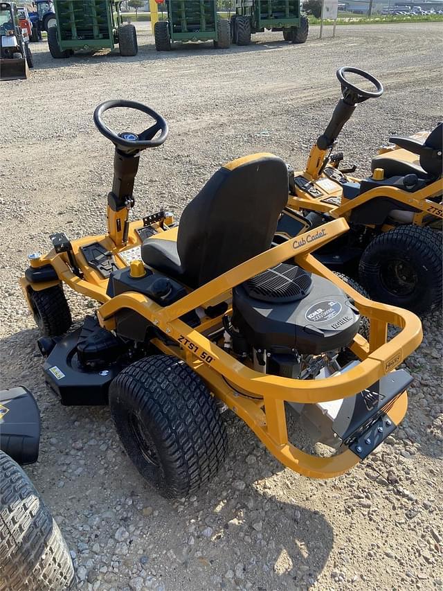 Image of Cub Cadet Ultima ZTS1 equipment image 4