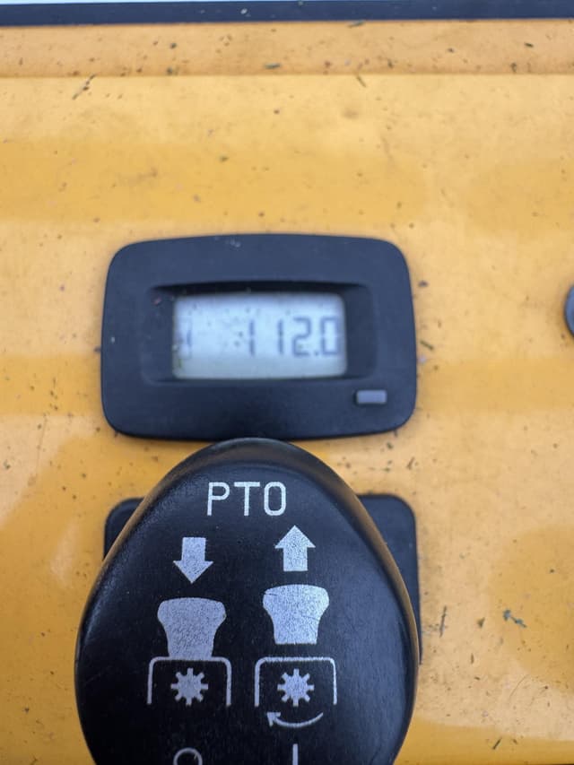 Image of Cub Cadet Ultima ZT2 equipment image 3