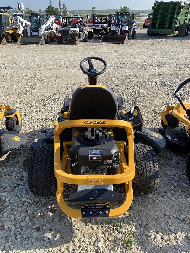 Image of Cub Cadet Ultima ZTS2 equipment image 3