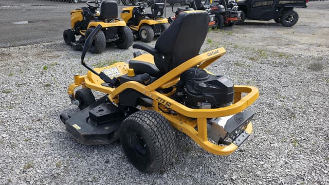 Image of Cub Cadet Ultima ZT3 equipment image 2