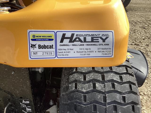 Image of Cub Cadet XT1 LT46 equipment image 3