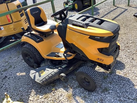Image of Cub Cadet XT1 LT46 equipment image 4