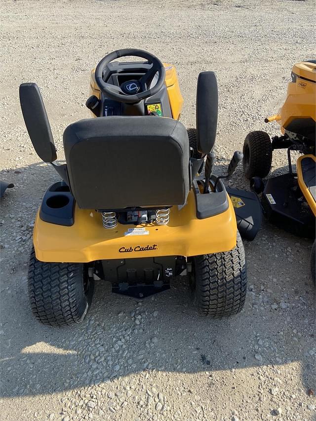 Image of Cub Cadet XT2 LX42 equipment image 3