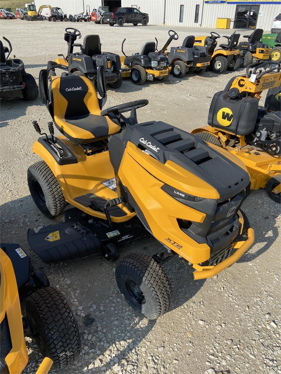 Main image Cub Cadet XT2 LX42