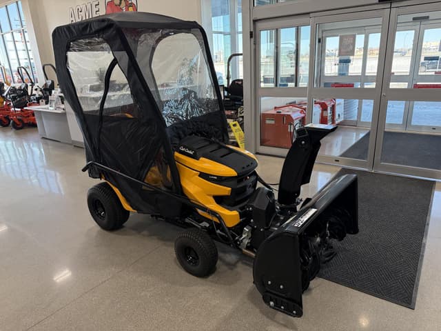 Image of Cub Cadet XT2 XL46 equipment image 2