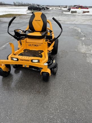 Image of Cub Cadet Ultima ZT1 equipment image 3