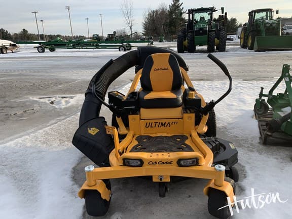 Image of Cub Cadet Ultima ZT1 equipment image 3