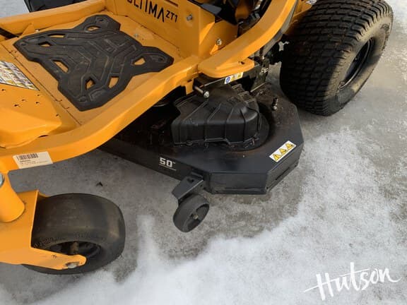 Image of Cub Cadet Ultima ZT1 equipment image 2