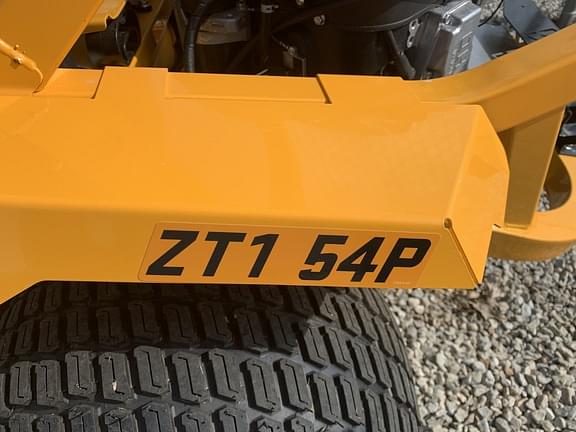 Image of Cub Cadet Ultima ZT1 equipment image 3