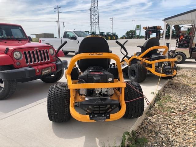 Image of Cub Cadet Ultima ZT2 equipment image 3