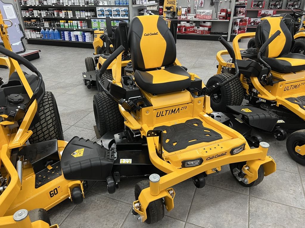 2023 Cub Cadet Ultima ZT3 Equipment Image0