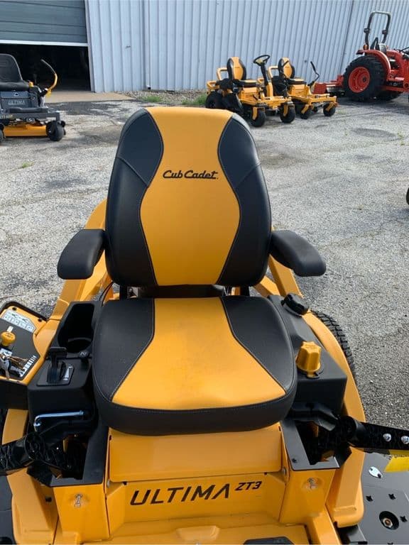 Image of Cub Cadet Ultima ZT3 equipment image 2