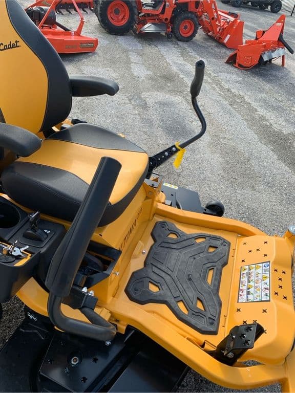 Image of Cub Cadet Ultima ZT3 equipment image 4