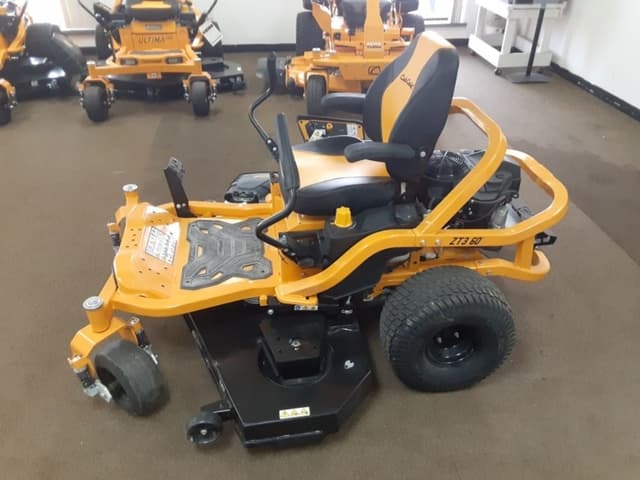 Image of Cub Cadet Ultima ZT3 equipment image 4