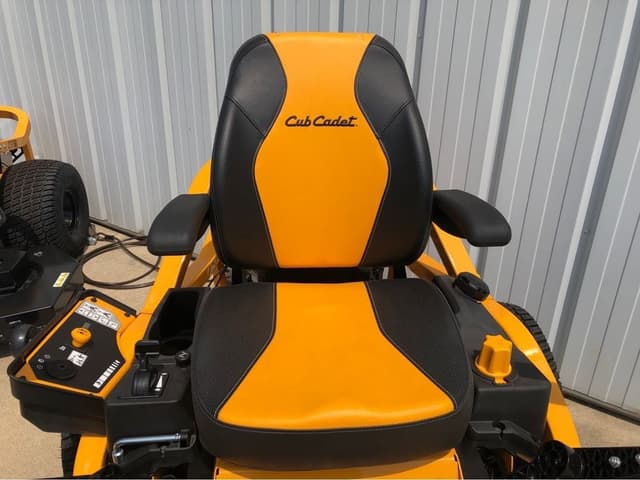 Image of Cub Cadet Ultima ZT3 equipment image 2