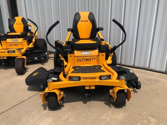 Image of Cub Cadet Ultima ZT3 equipment image 1