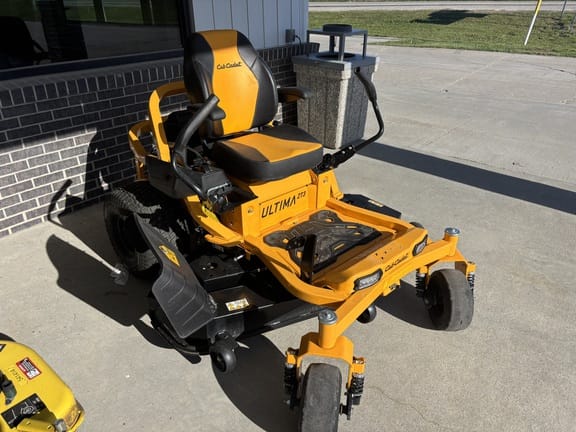2023 Cub Cadet Ultima ZT3 Equipment Image0