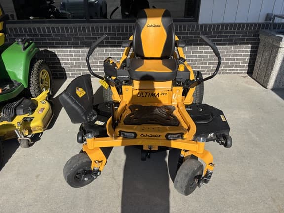 Image of Cub Cadet Ultima ZT3 equipment image 1