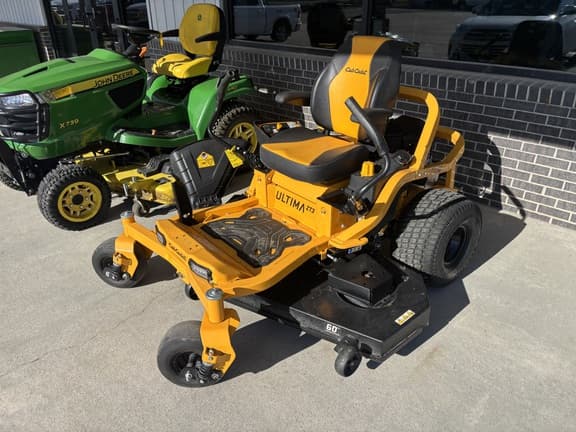 Image of Cub Cadet Ultima ZT3 equipment image 2