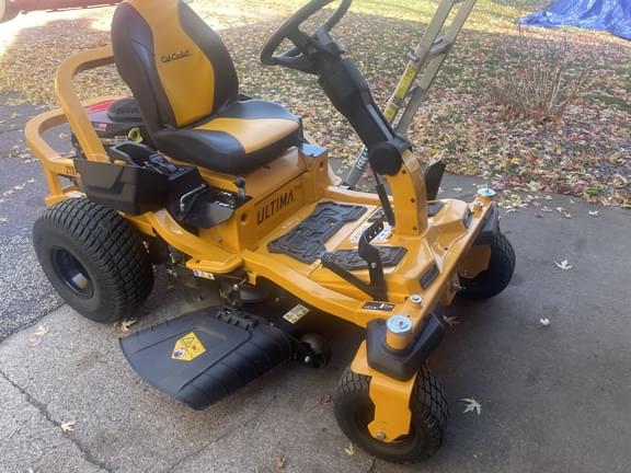 Image of Cub Cadet Ultima ZTS1 equipment image 1
