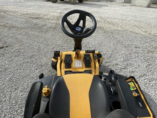 Image of Cub Cadet ZTS260 equipment image 4