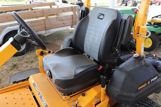 Image of Cub Cadet PRO Z 700 equipment image 2