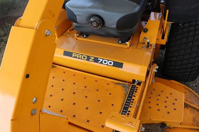 Image of Cub Cadet PRO Z 700 equipment image 4