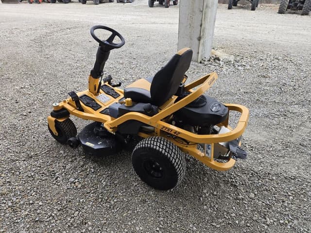 Image of Cub Cadet Ultima ZTS1 equipment image 3