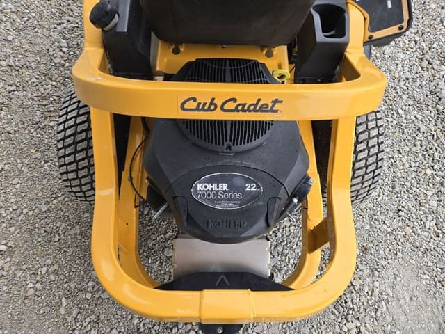 Image of Cub Cadet Ultima ZTS1 equipment image 2
