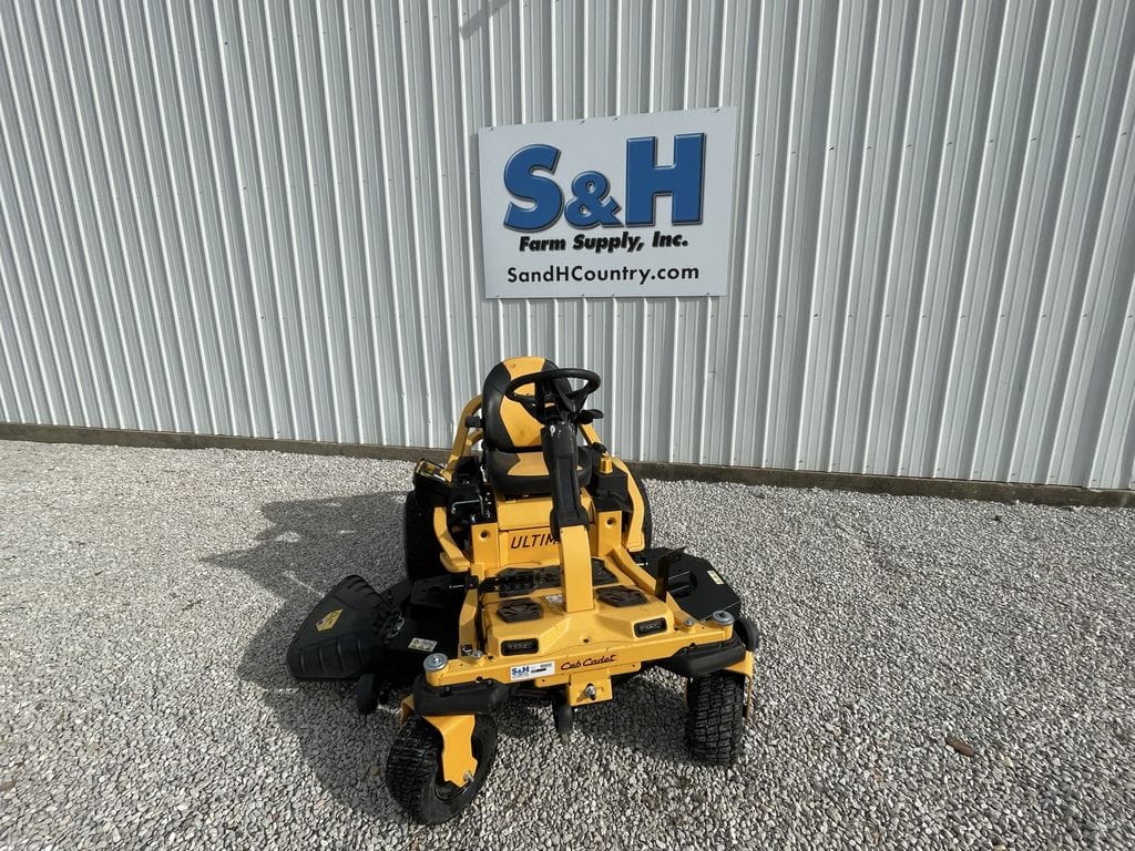 2023 Cub Cadet Ultima ZTS2 Equipment Image0