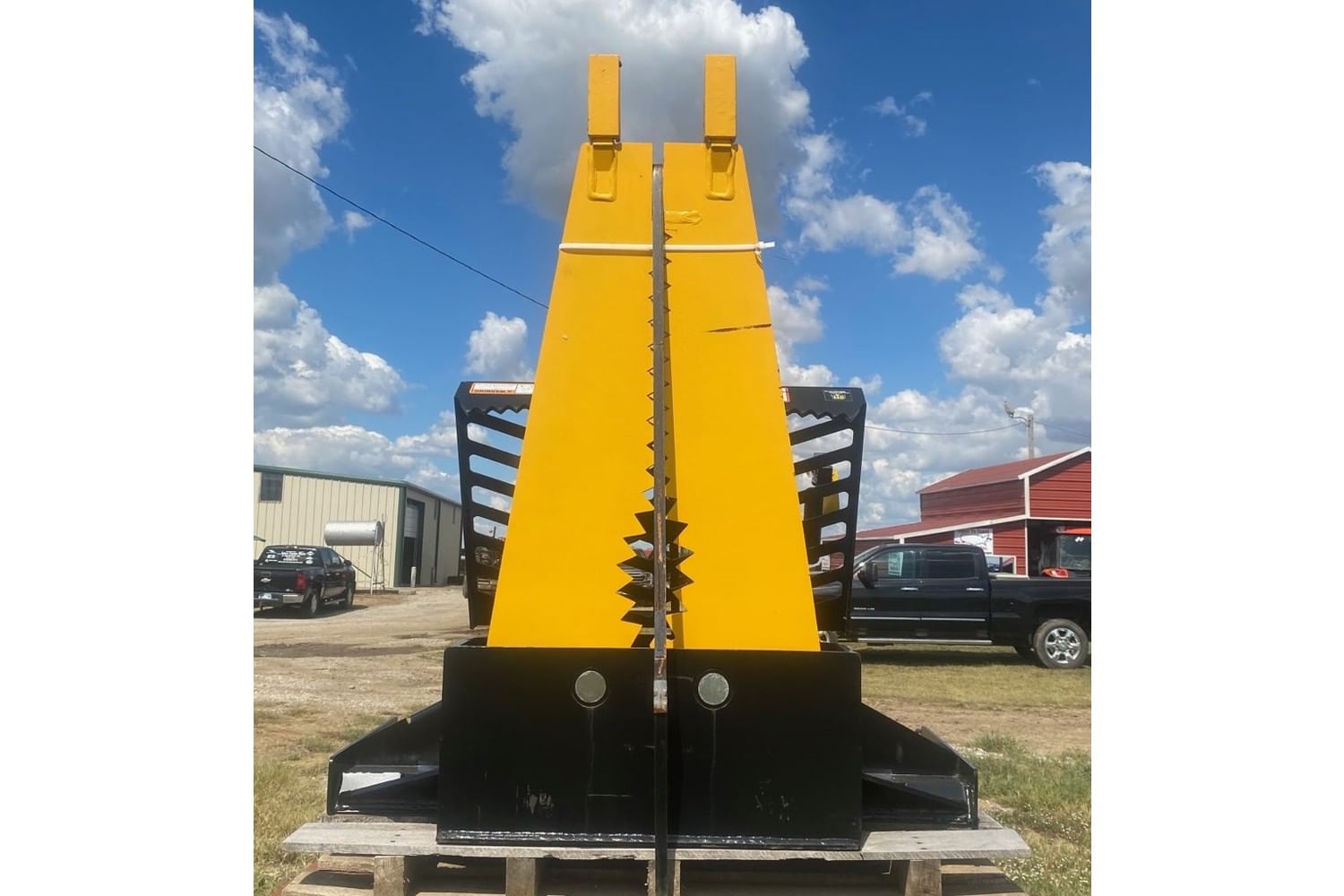 2023 Danuser Intimidator Equipment Image0