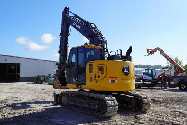 Image of John Deere 135P equipment image 3