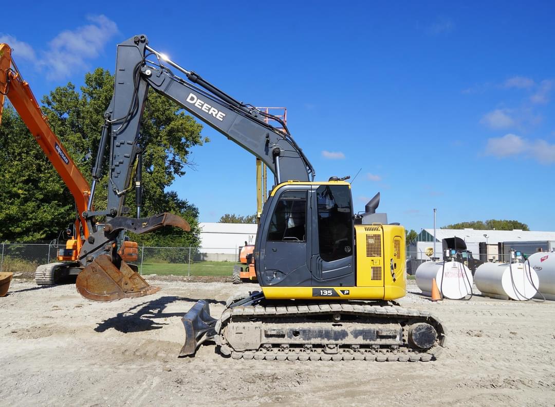Image of John Deere 135P Primary image