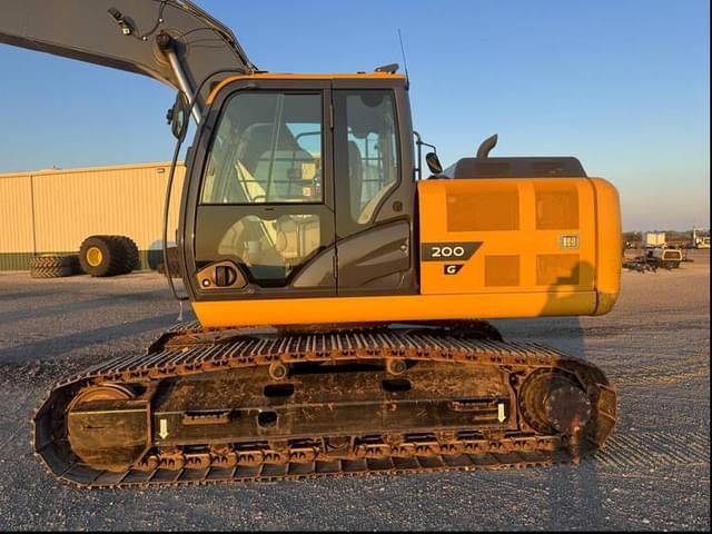 Image of John Deere 200G equipment image 1