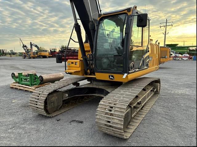 Image of John Deere 200G equipment image 2