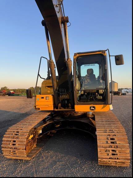 Image of John Deere 200G equipment image 3