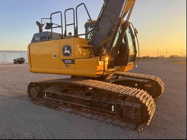 Image of John Deere 200G equipment image 2